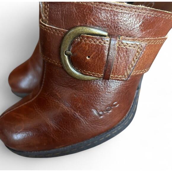B.O.C. Women’s Brown Leather Heeled Clogs Mules Slip On Brass Buckle Size 7 - Picture 5 of 8